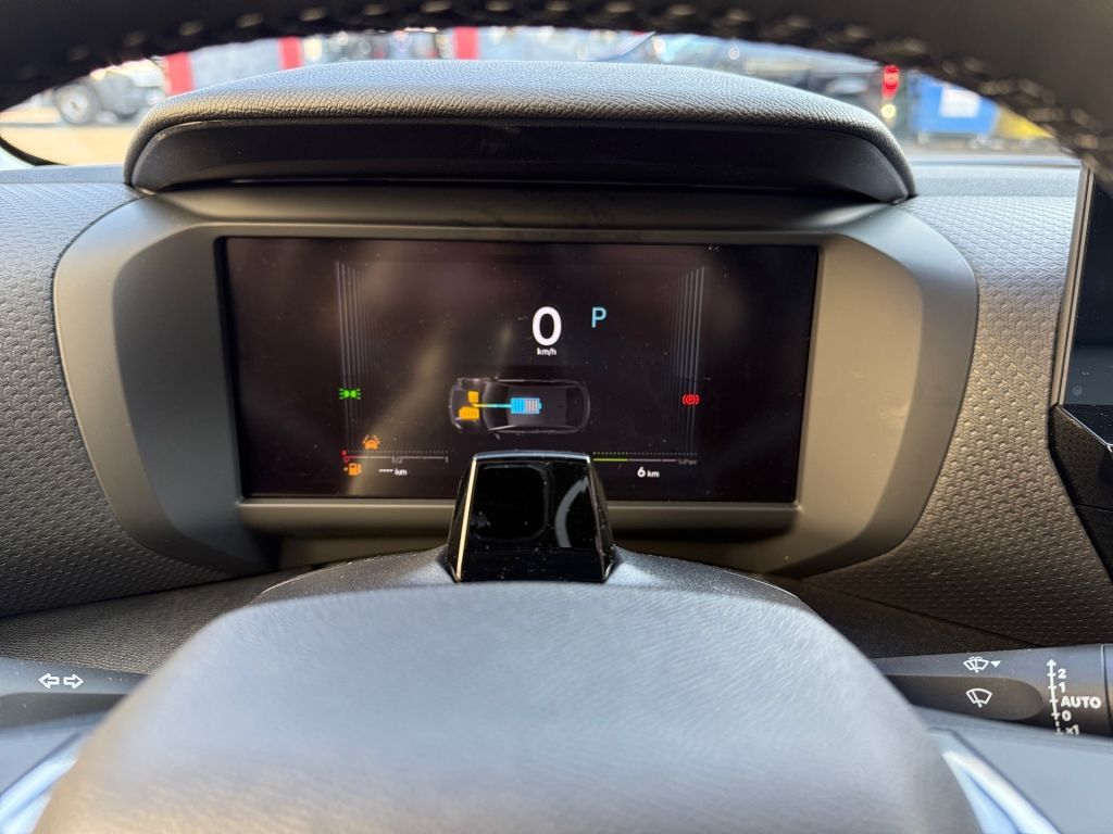 Fahrzeugabbildung Citroën C4 Hybrid 145 MAX Neuwagen*Schiebedach*Winter-P.