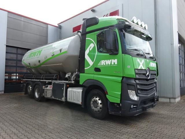 Mercedes-Benz Actros 2545 Feldbinder Silofahrzeug