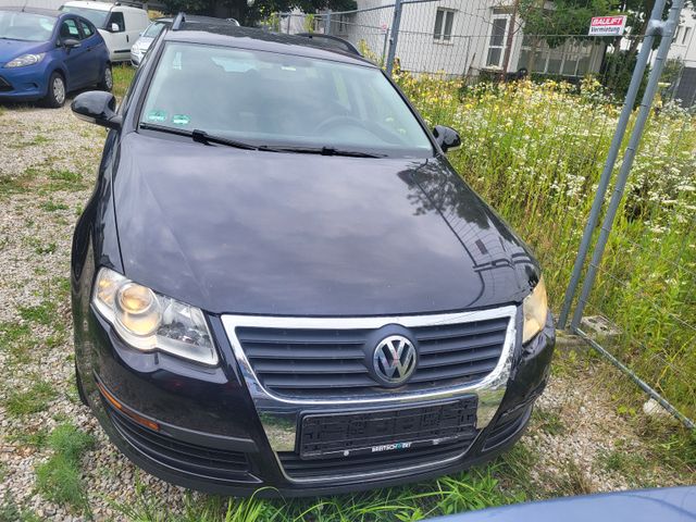 Volkswagen Passat 1.6 FSi Variant Trendline*Klima*TÜV9/2025