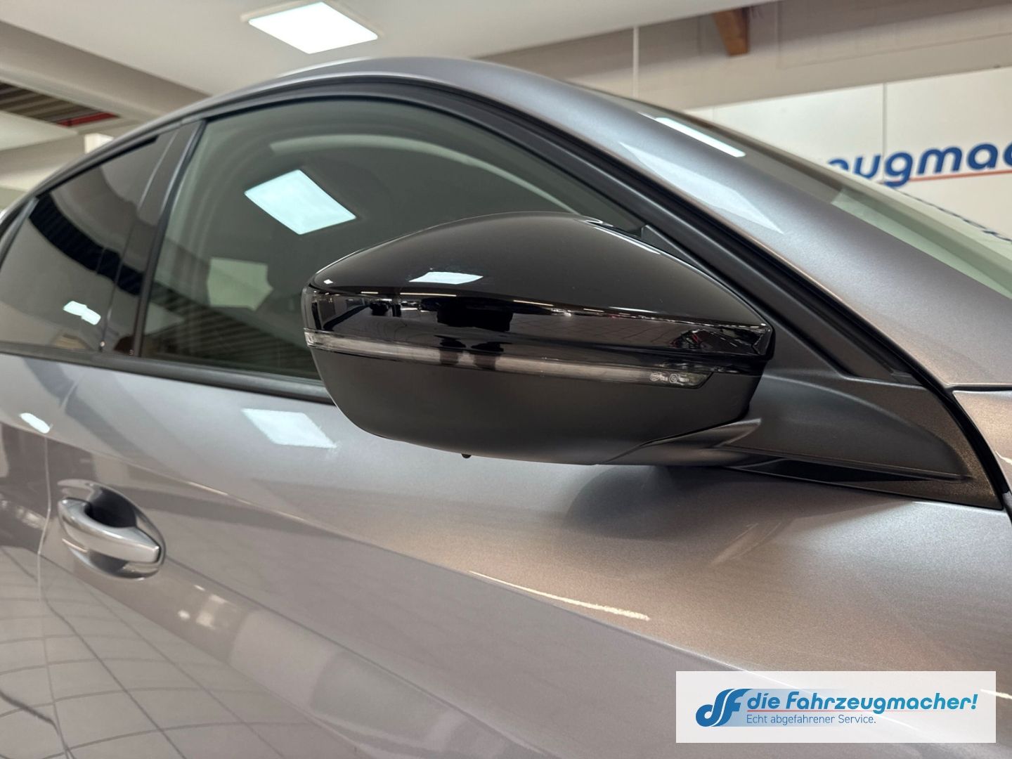 Fahrzeugabbildung Peugeot 208 Allure Navi Digitales Cockpit LED Apple CarP