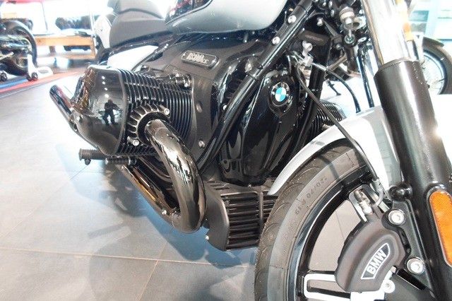 Fahrzeugabbildung BMW R18 mit Blacked-Out-Paket