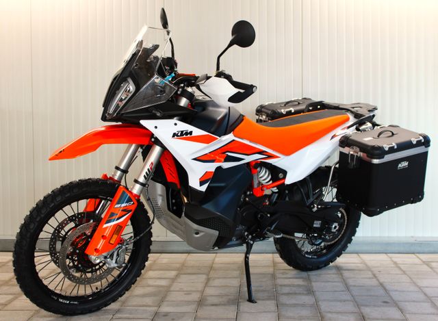 KTM 890 Adventure R mit Factory Räder und Zubehör