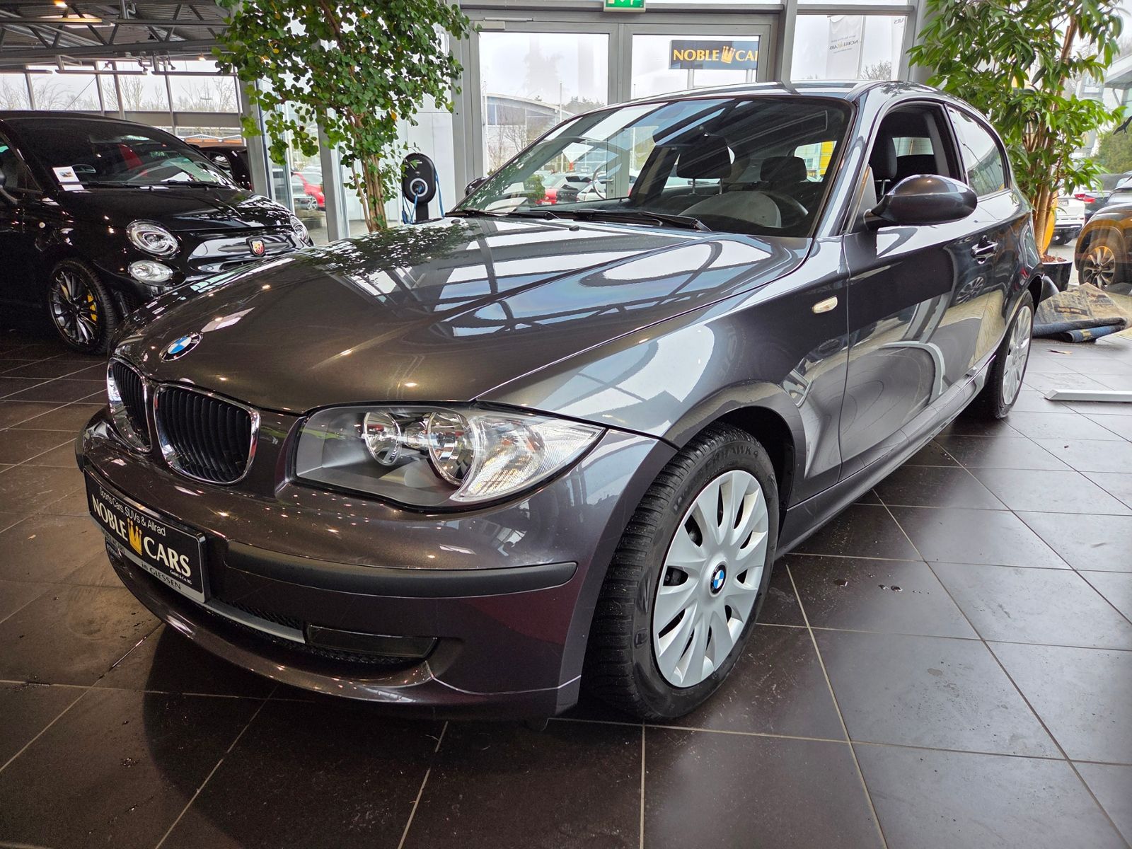 Fahrzeugabbildung BMW 116i Limousine KLIMA SHZ ALU - KM-Original
