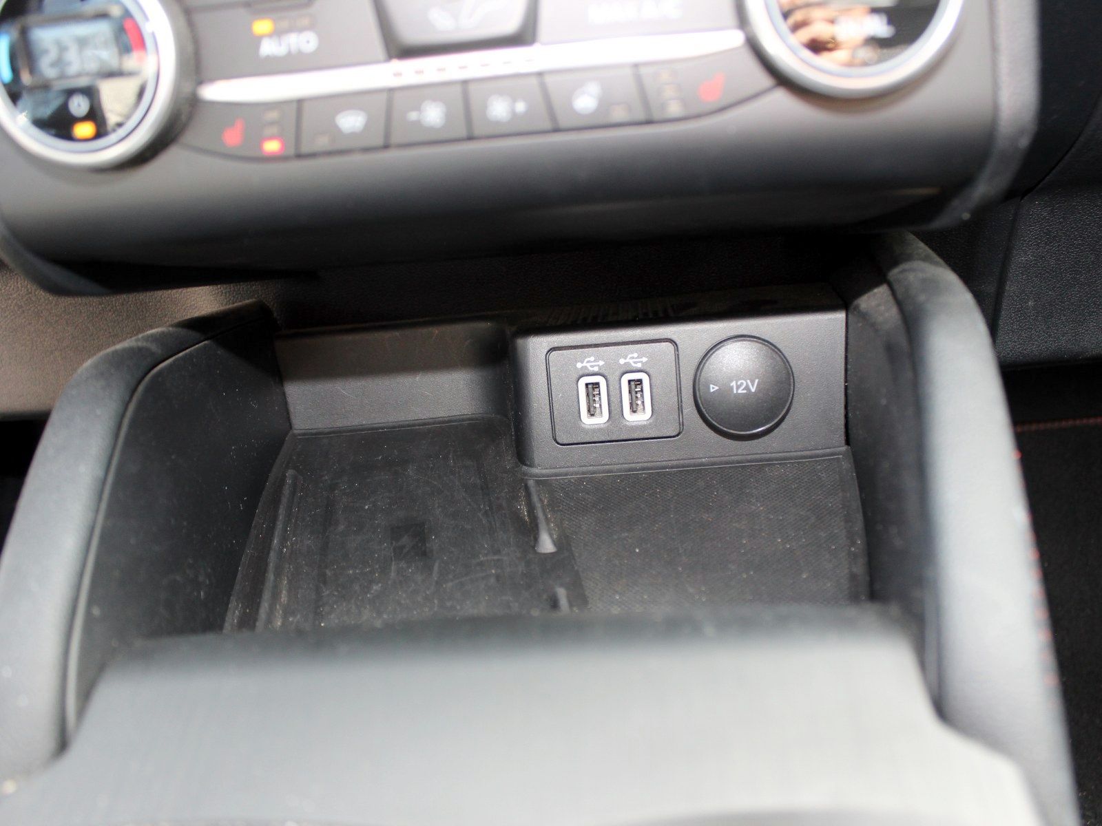 Fahrzeugabbildung Ford Kuga Plug-In Hybrid ST-Line 2,5 Duratec