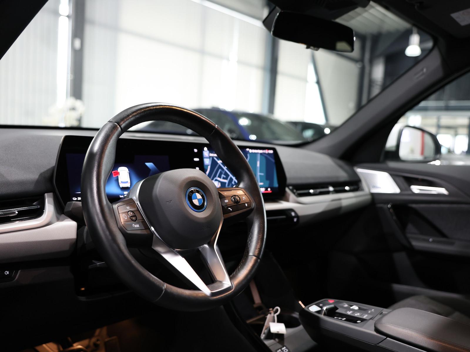 BMW iX1 30 xDrive 95,7% PREMIUM / HARMAN/KARDON, LED, миниатюра 14