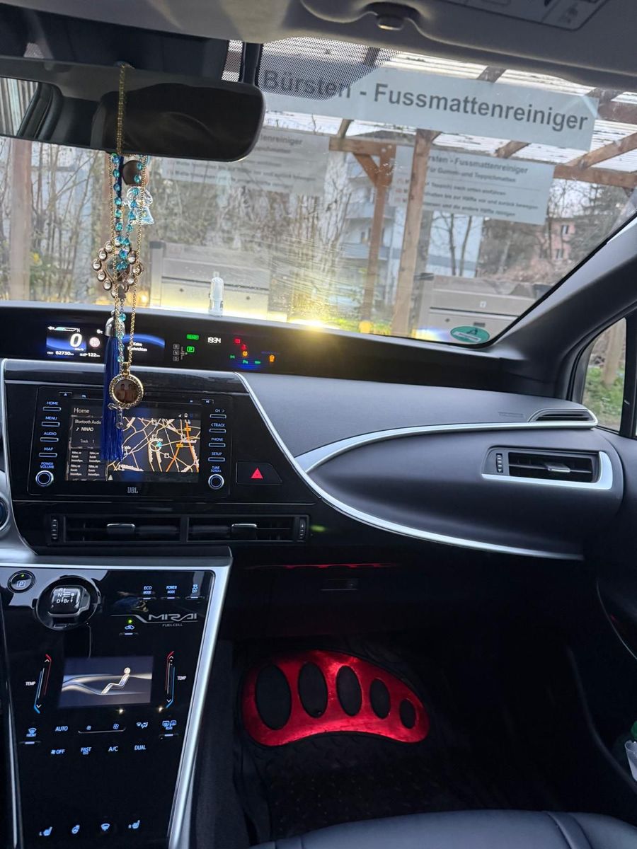 TOYOTA Mirai