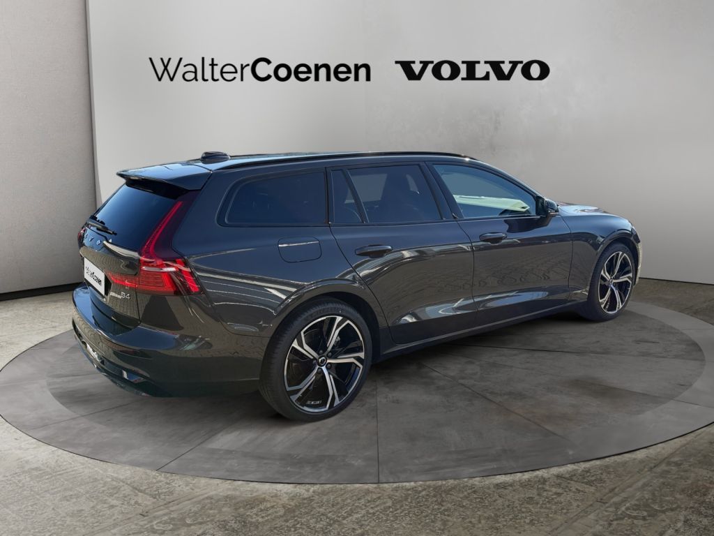 VOLVO V60 B4 B DKG Plus Dark VOLVO V60 B4 B DKG Plus Dark