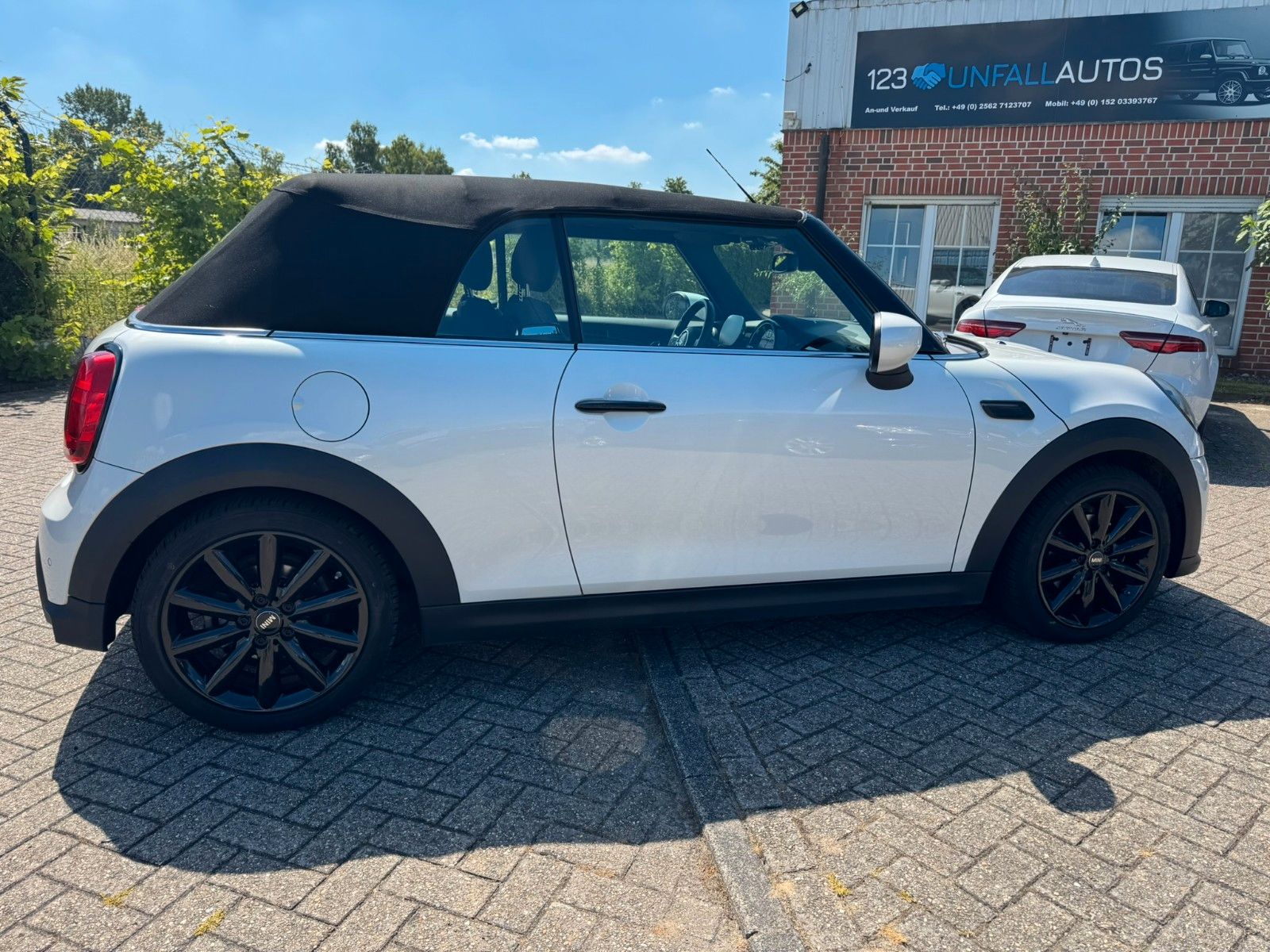 MINI Cabrio Cooper Classic Trim Automatik * NAVI *