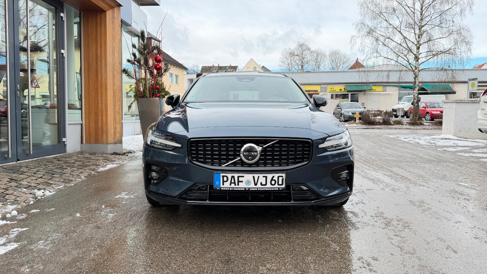 Volvo V60 B4 Ultra Dark/2 Pakete/AHK/Bowers & Wilkins+