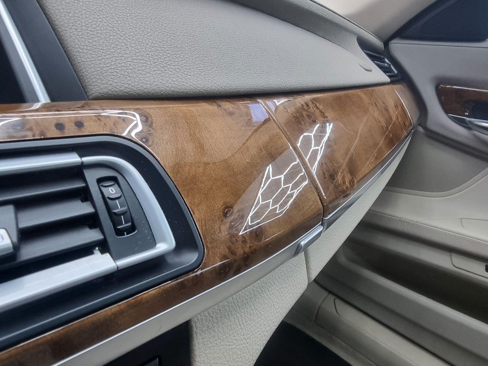 Fahrzeugabbildung BMW 730d/Bestzustand/Kpl. Historie/Head-up/Komfortsi