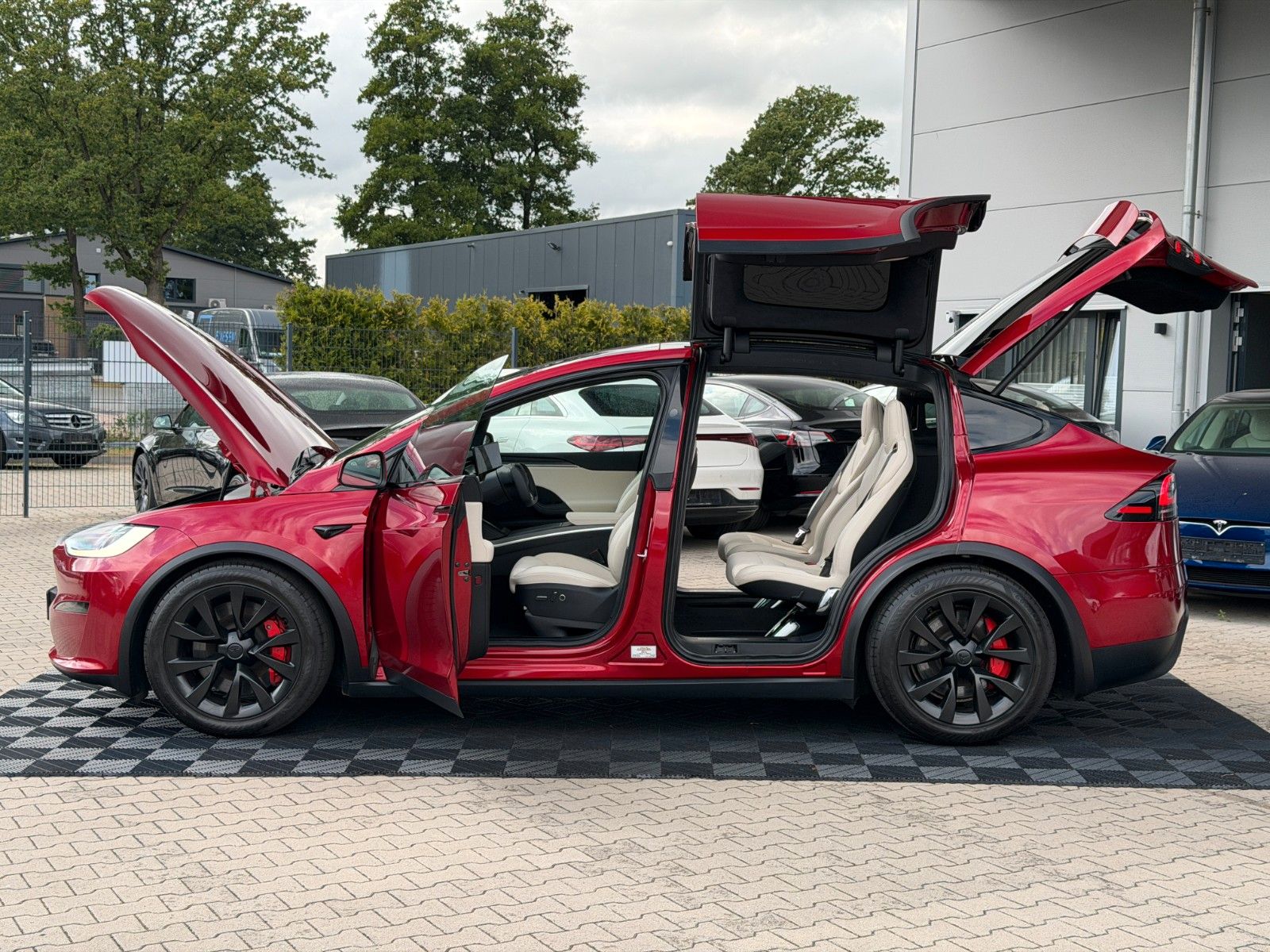 TESLA MODEL X PLAID HW4 |  ULTRA RED | 6SEATER