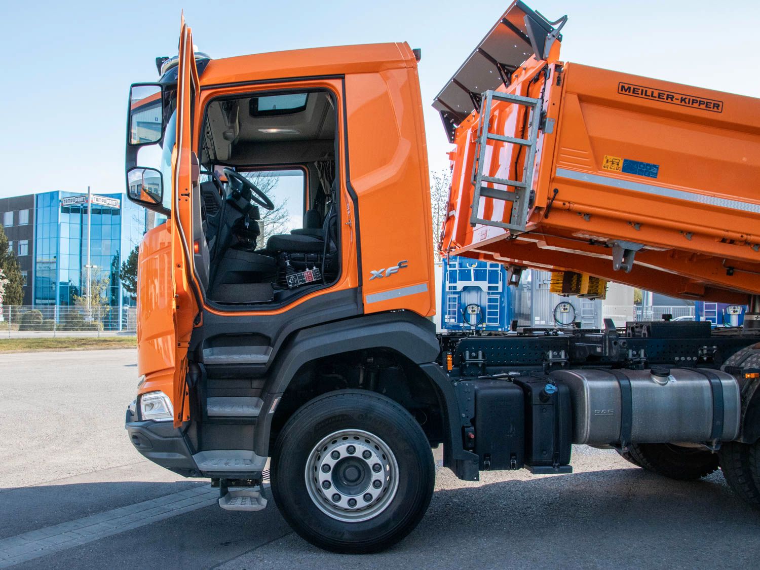 Fahrzeugabbildung DAF FAT XFC 530 Meiller Trigenius D316