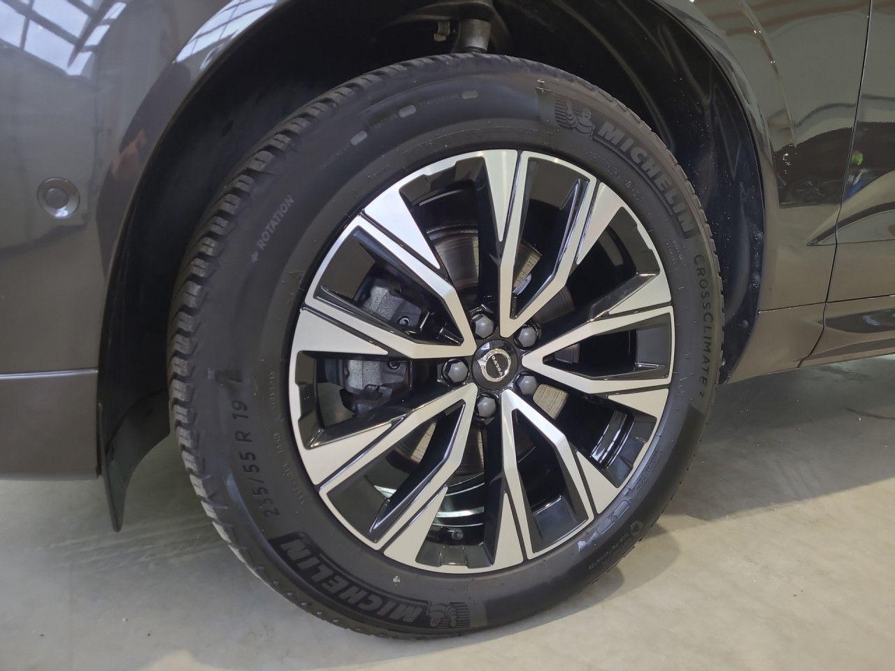 Volvo XC60 B5 (Benzin) Plus Dark AWD Automatik Navi, миниатюра 14