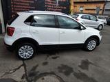 Volkswagen Polo V Cross-1,2/66KW/2.HAND/EURO6/Tüv 11/27- - VW Polo Gebrauchtwagen in Kassel