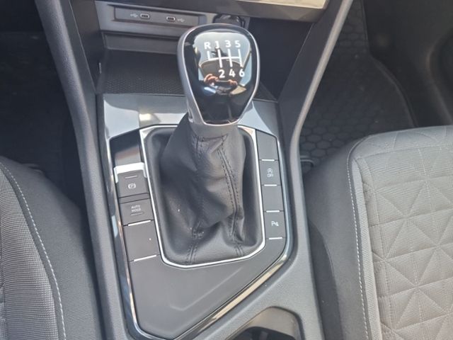 Fahrzeugabbildung Volkswagen Tiguan 1.5 TSI Life NAVI ACC LED SHZ