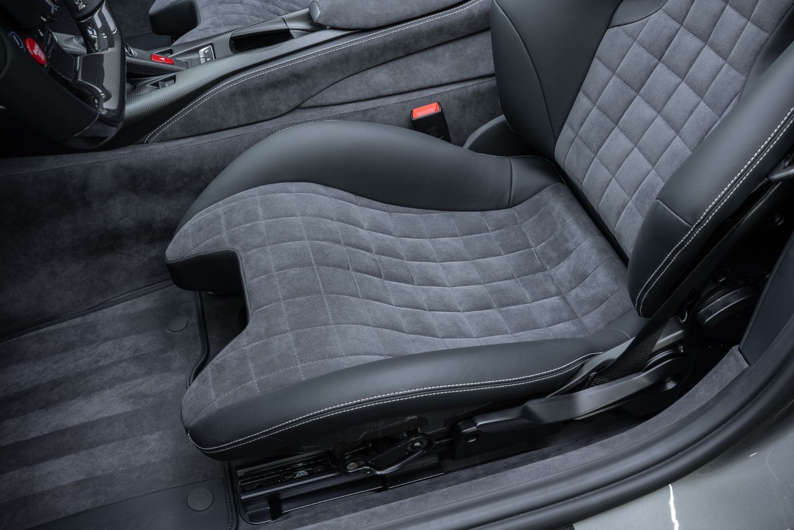 Fahrzeugabbildung Ferrari 812 GTS TAILOR MADE/CARBON/LIFT/STRIPE/TOP