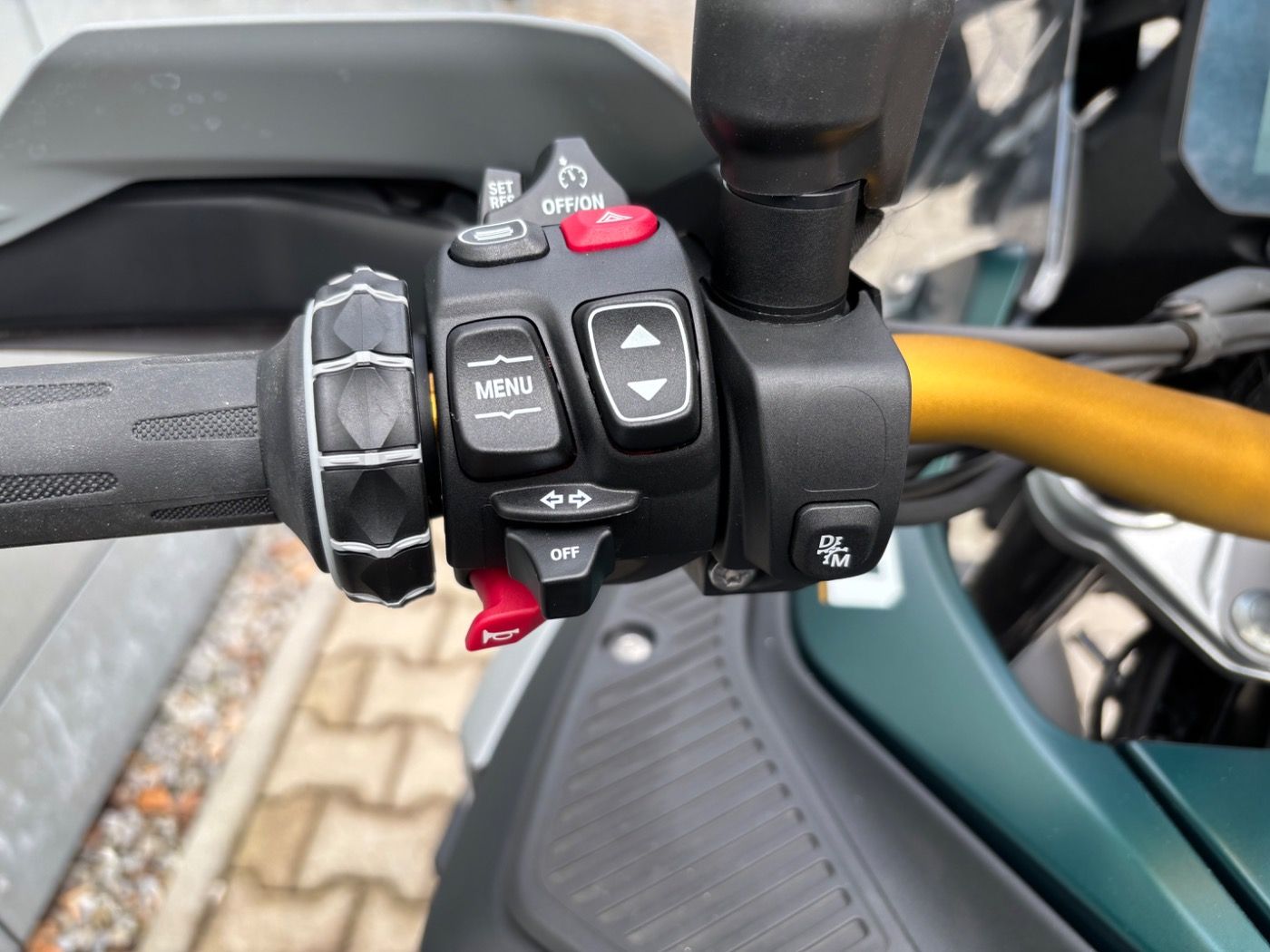 Fahrzeugabbildung BMW R 1300 GS Adventure Option 719 ASA 3 Pakete Akra