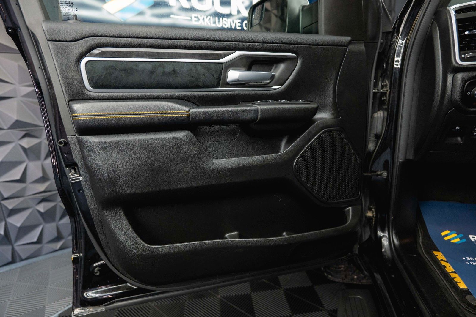 Fahrzeugabbildung Dodge RAM 5.7 V8 GOLD EDITION OFFROAD 4x4 UNFALLFREI
