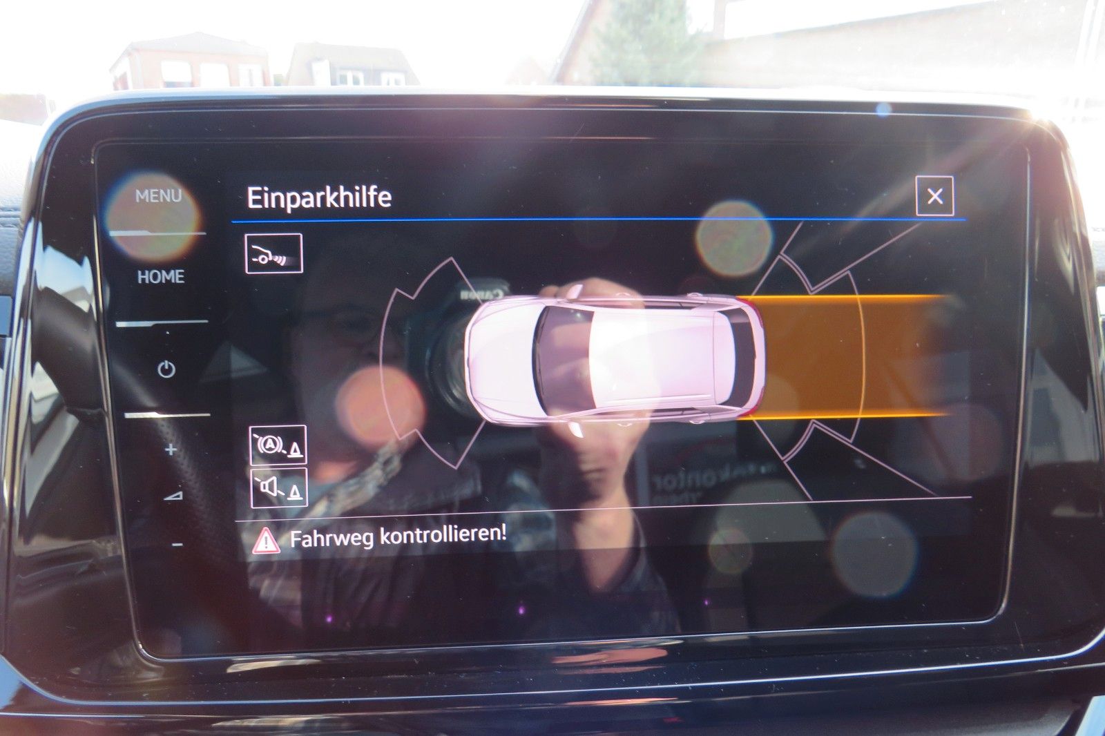 Fahrzeugabbildung Volkswagen T-Roc R-LINE AHK DCC ACC NAVI KAMERA 8-FACH 1.H