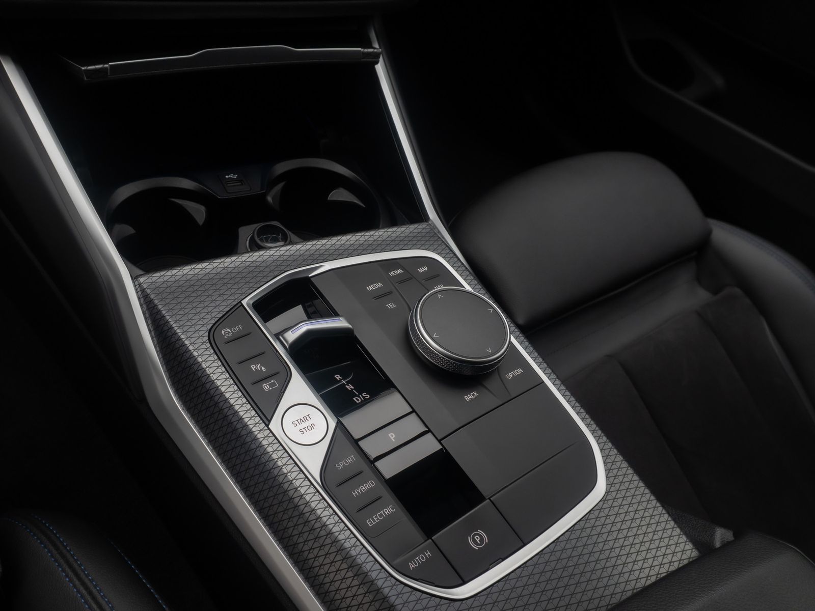 Fahrzeugabbildung BMW 330e xD M Sport HUD DAB Kamera Komfort 18Zoll