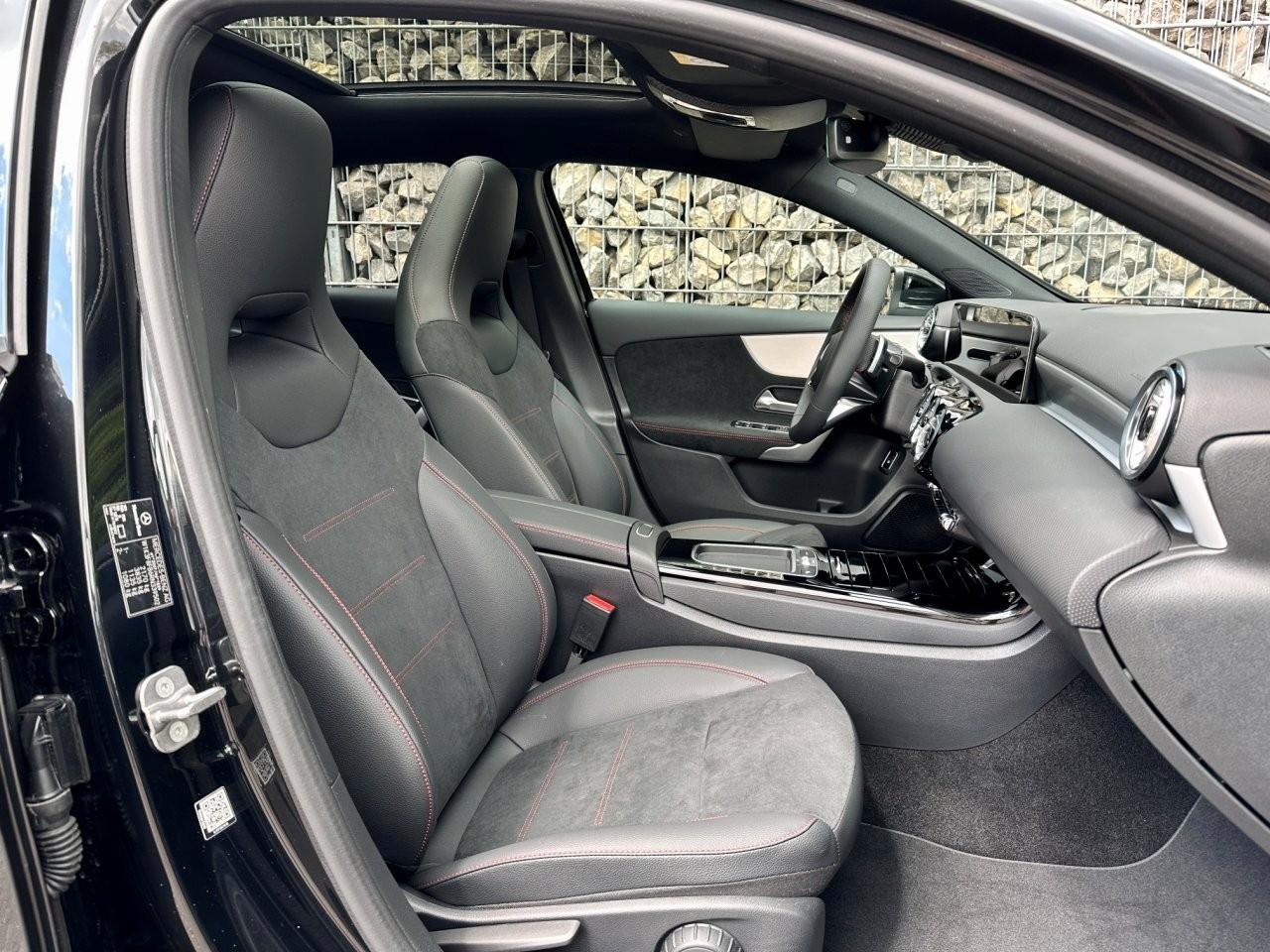 Mercedes-Benz A 250 e AMG Pano -Kamera -Ambiente -LED -Keyless