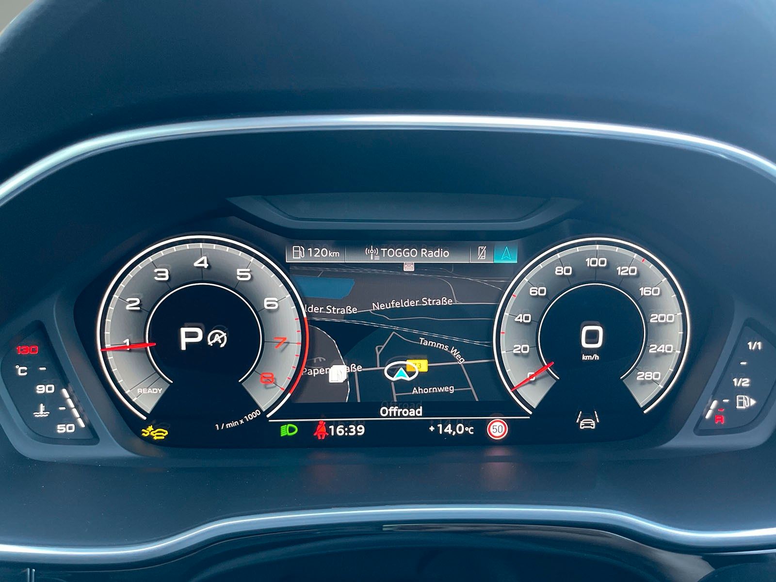 Fahrzeugabbildung Audi Q3 S-Line*Pano*AHK*Kamera*LED*Virt.Cockp*Spurass