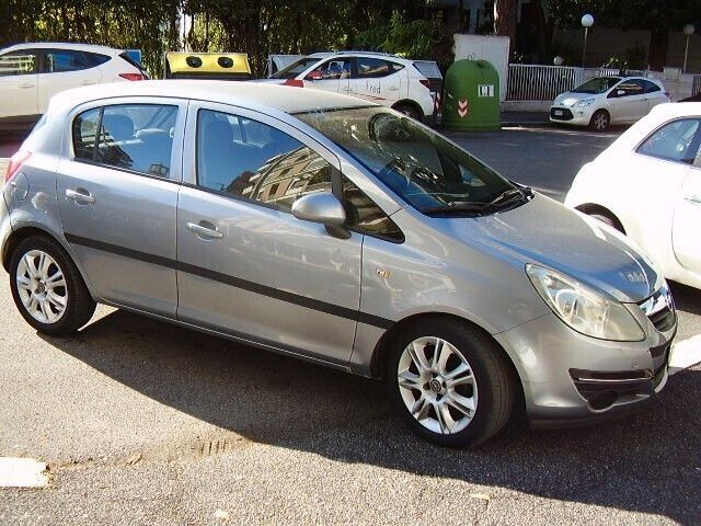 Opel Corsa 1.2 5 porte