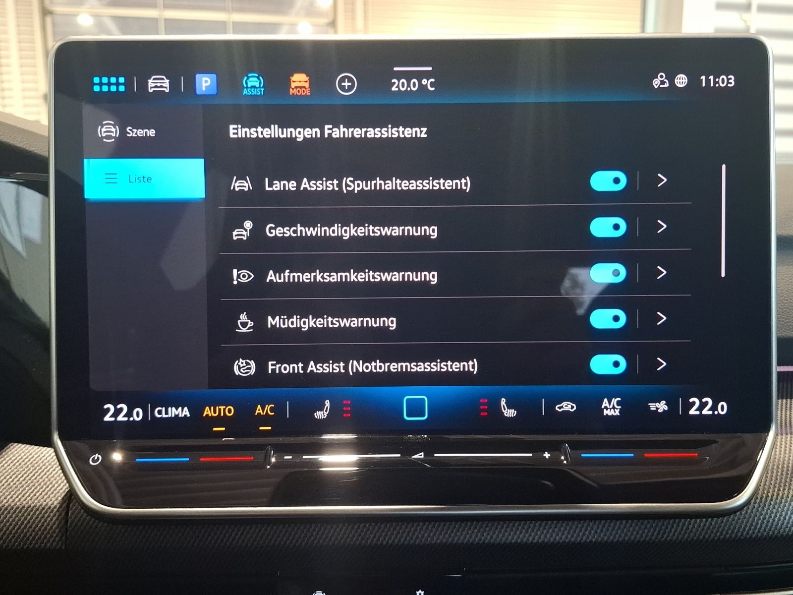 Fahrzeugabbildung Volkswagen Golf VIII Variant TSI R-Line Standhzg. LEDplus N