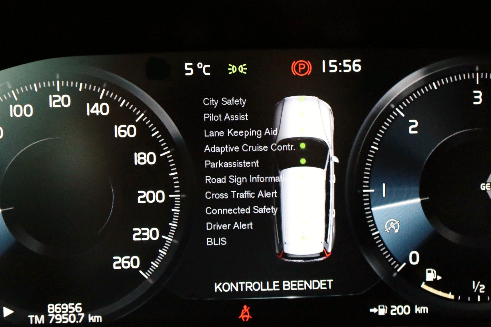 Fahrzeugabbildung Volvo V60 D3, Navi,LED,PDC v.h.,Carplay,ACC