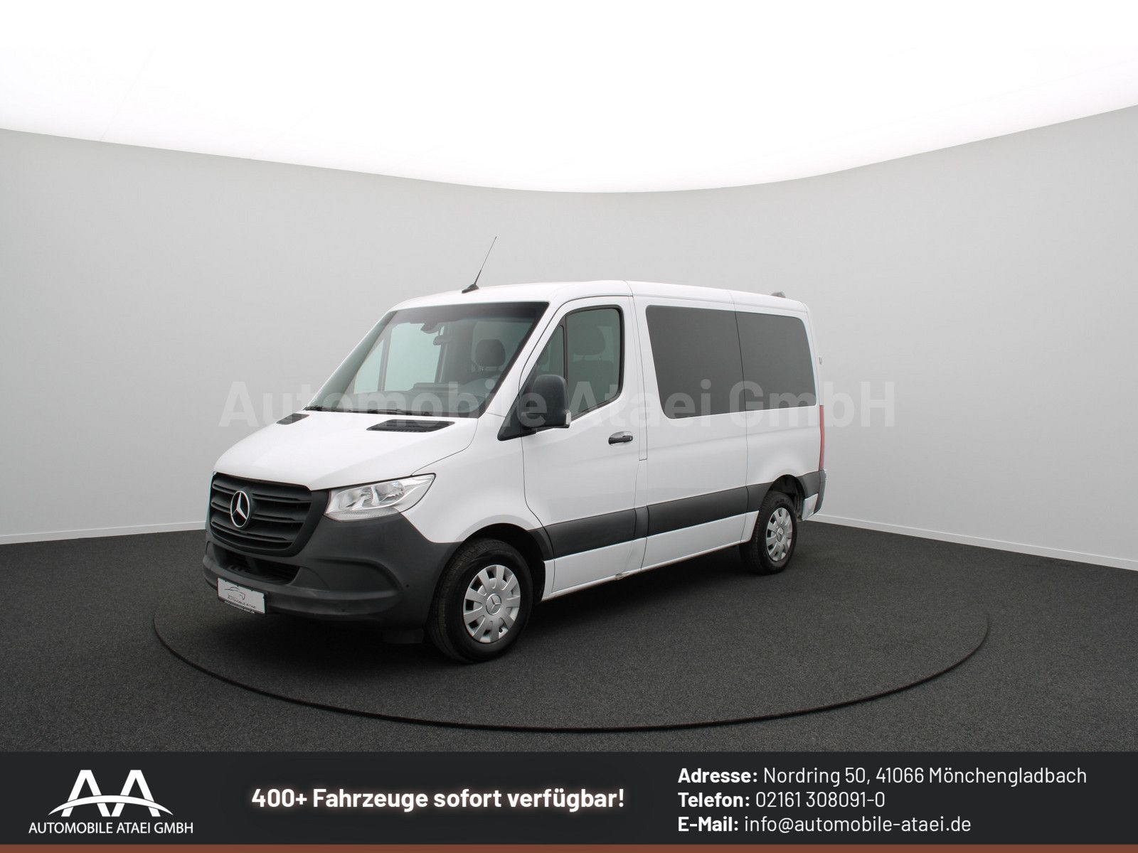 Fahrzeugabbildung Mercedes-Benz Sprinter 214 Tourer Automat Rollstuhl-Rampe 0512