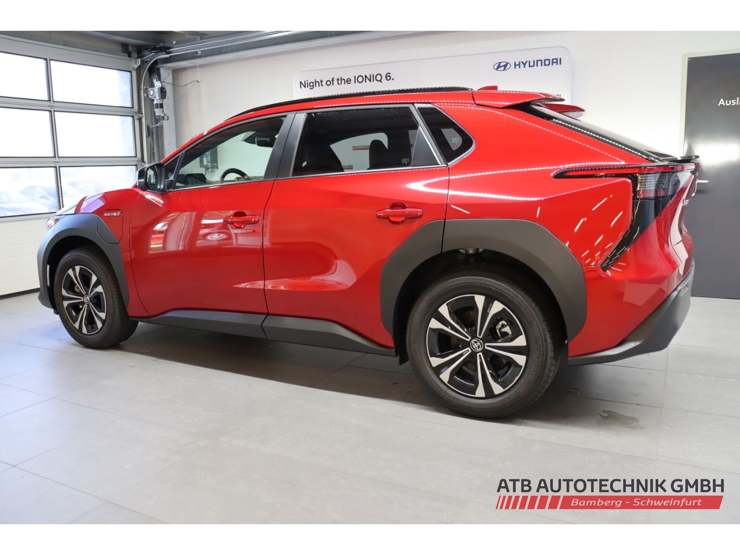 Fahrzeugabbildung Toyota bz4X 71,4 kWh 11-kW-Lader 4x2 Comfort-P