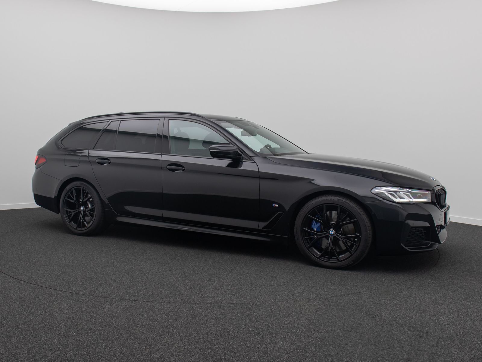 Fahrzeugabbildung BMW 540d xD M Sport DAB HUD HiFi Laser AHK Panorama