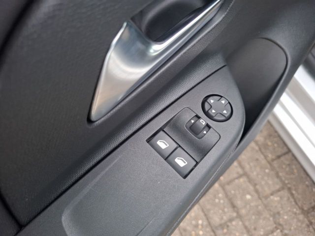 Corsa F 1.2 Edition (EURO Klima Einparkhilfe