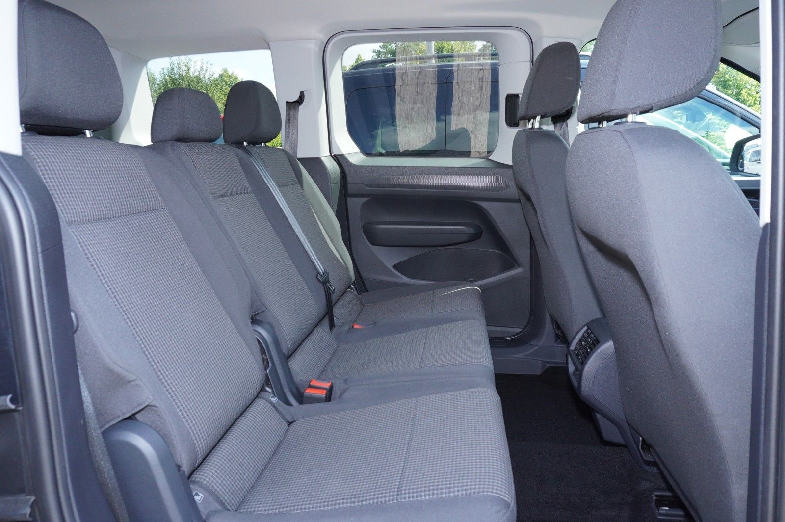 Fahrzeugabbildung Volkswagen Caddy Life 2,0 TDI Klima Alu LED GRA Multilenkra