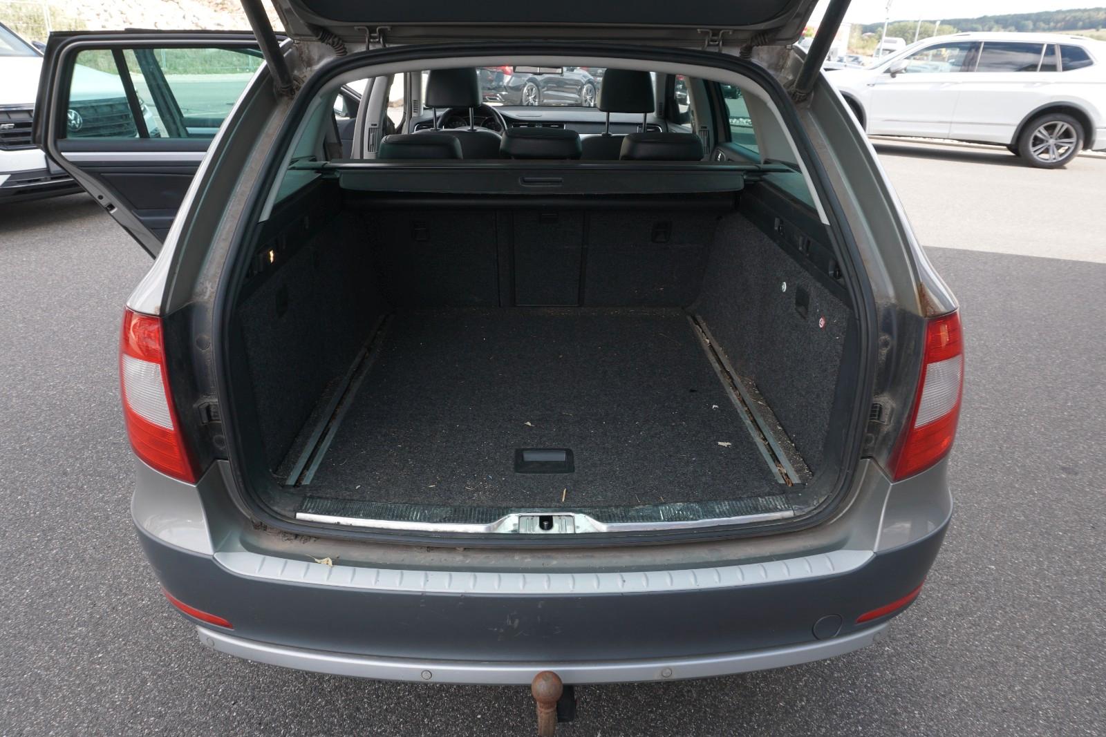 Skoda Superb 2013 — photo 33