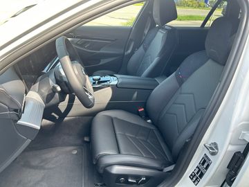 BMW 520d xDrive Touring M Sportpaket Head-Up DAB