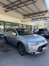 Mitsubishi MITSUBISHI OUTLANDER 2.2 DI-D 4WD INSTYLE 7posti - Mitsubishi Outlander: Instyle