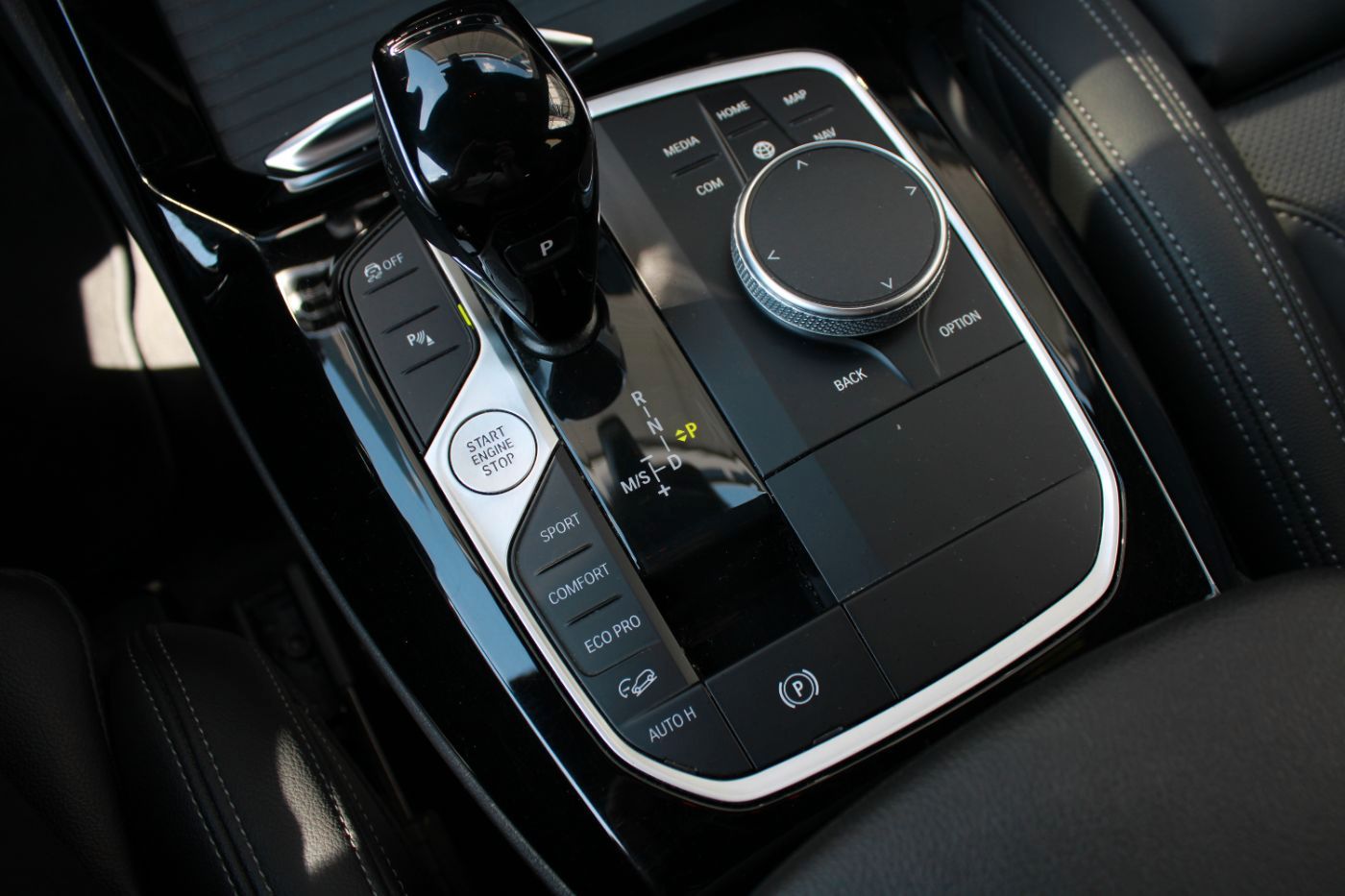 BMW X3 xDrive20d Navi LED Sportsitze AHK Kamera DAB foto 17