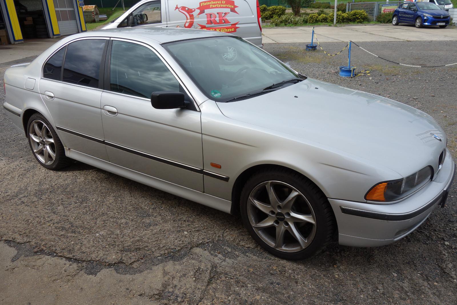 BMW 520iA E39 Seitenschaden * TÜV/AU 05.2028