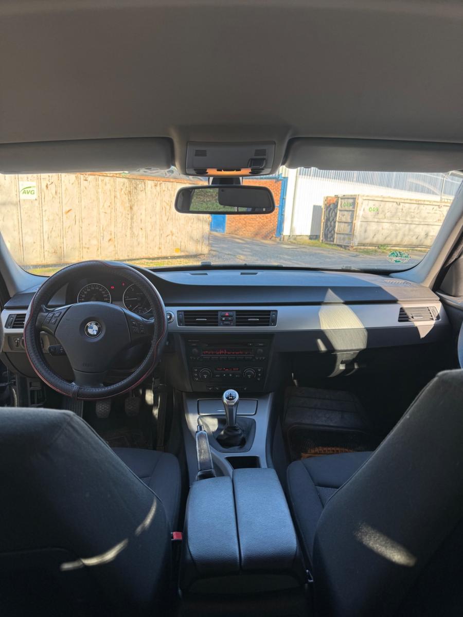 BMW 318 2006 — photo 15