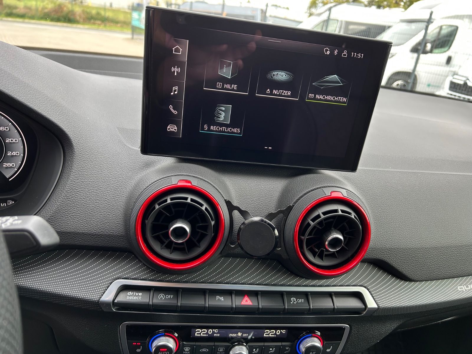 Fahrzeugabbildung Audi Q2 40 TFSI quattro S line