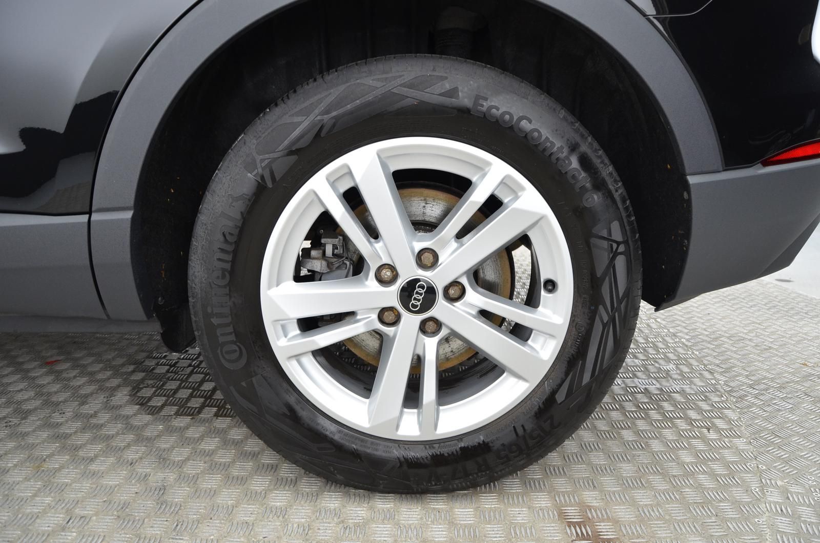 Fahrzeugabbildung Audi Q3 40 TFSI 140kW quattro S tronic Navi LED