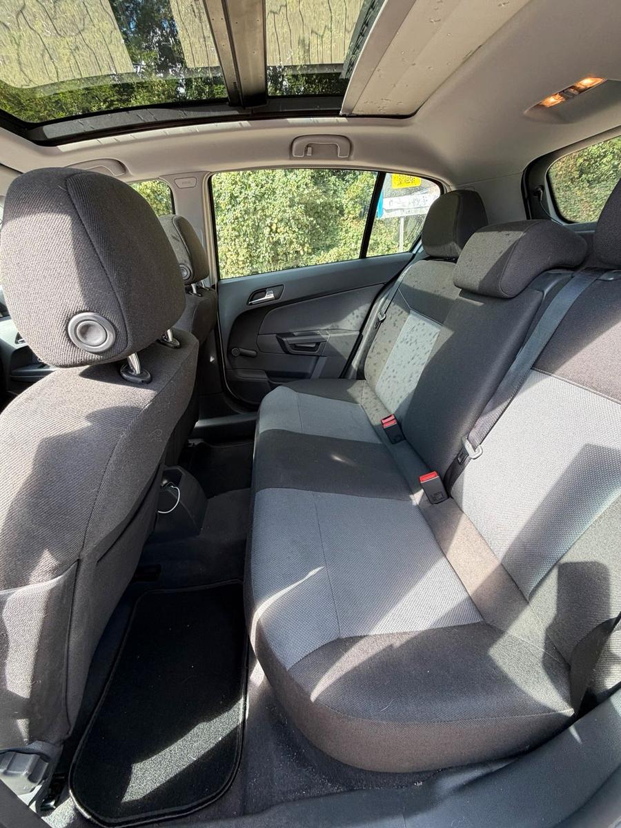 Opel Astra 2004 — photo 8