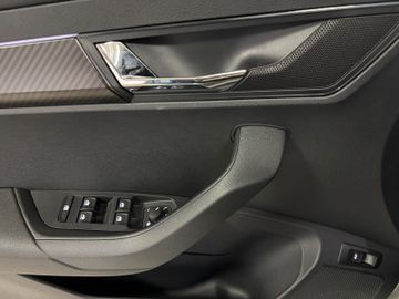 Fahrzeugbestand 12 Skoda Karoq Sportline 1.5 Matrix+AHK+Panodach+Kamera