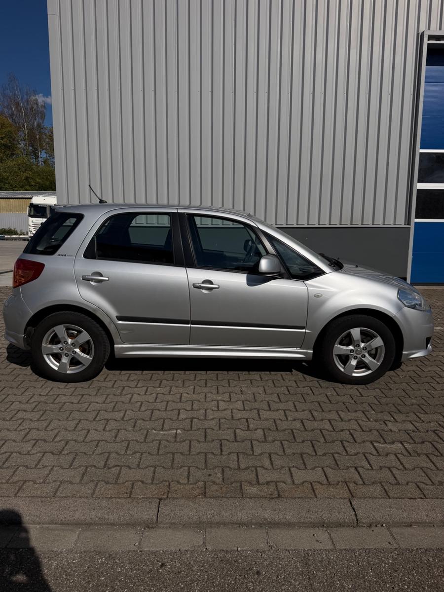 Suzuki SX4 1.6 VVT 2WD Comfort Streetline City Comf...
