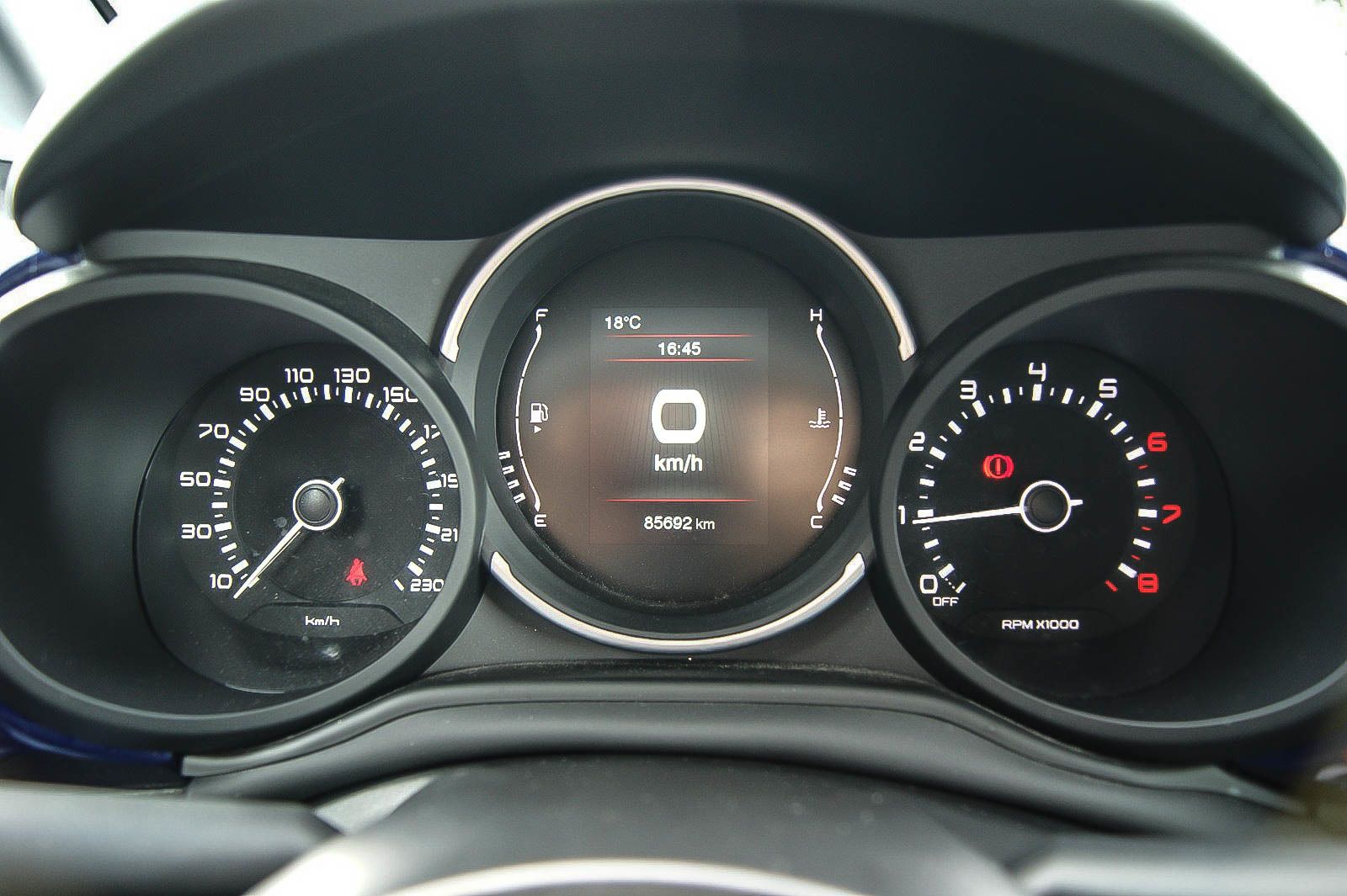 Fahrzeugabbildung Fiat 500 L 1.4T-Jet URBAN Pop-Star NAVI PDC 1.HAND
