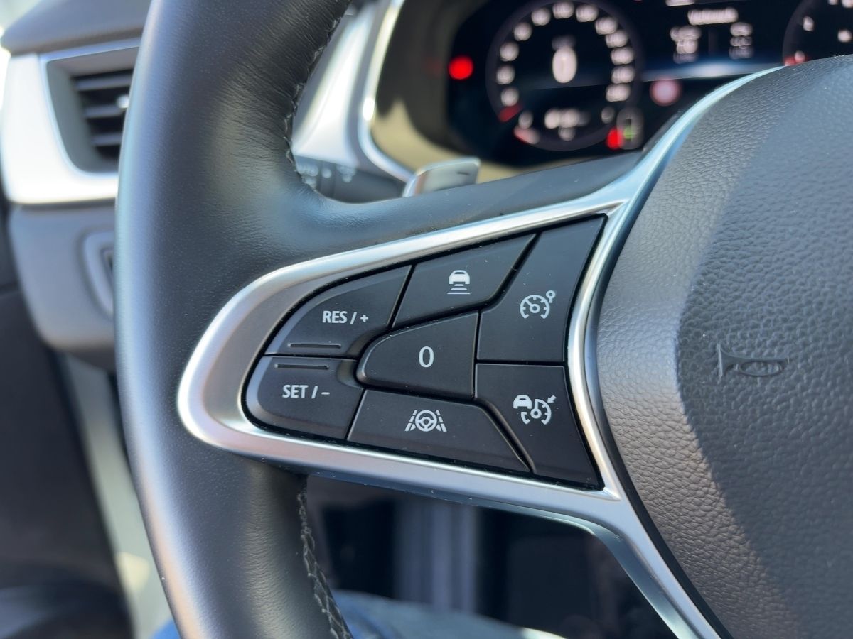 Fahrzeugabbildung Renault Captur TECHNO TCe 140 EDC Navi Kamera