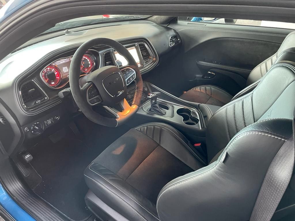 Fahrzeugabbildung Dodge CHALLENGER SRT HELLCAT-ALCANTARA-CARBON-1.HAND!!