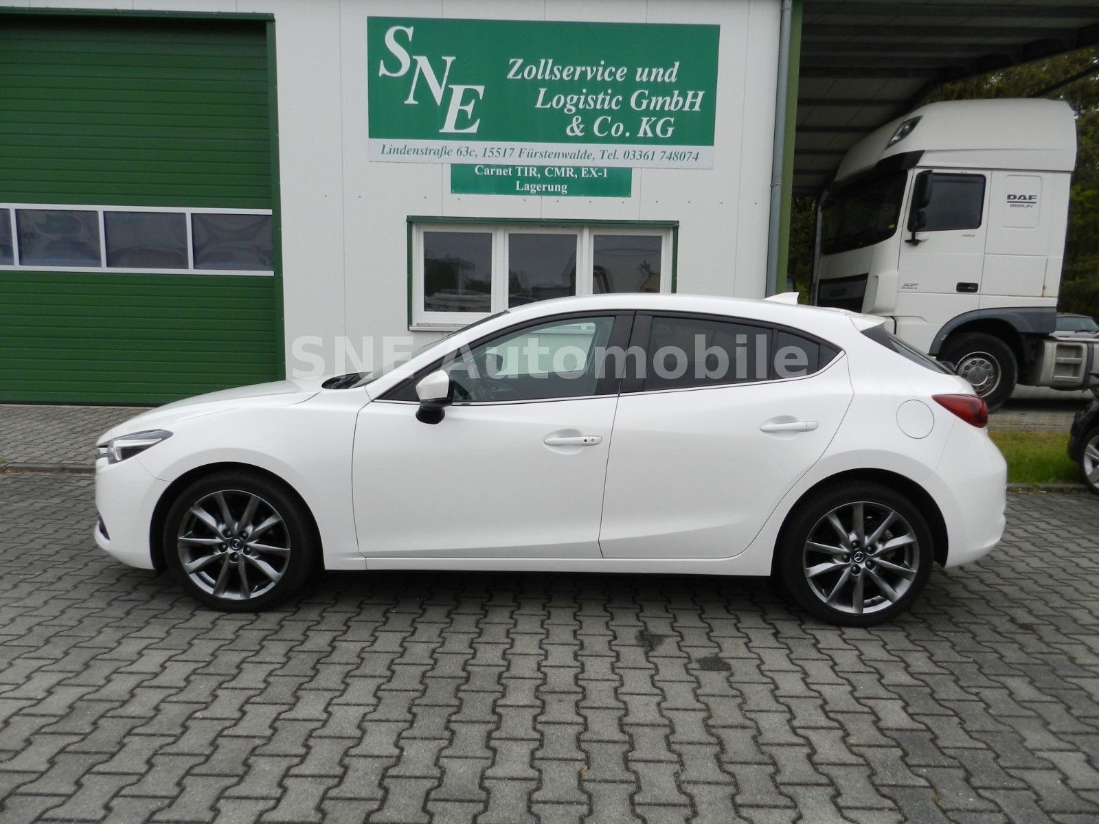 MAZDA 3