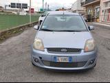 Ford Fiesta 1.4 TDCi 5p. Ghia - Ford Fiesta Ghia mit Diesel-Antrieb